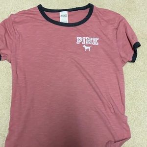 pink tshirt